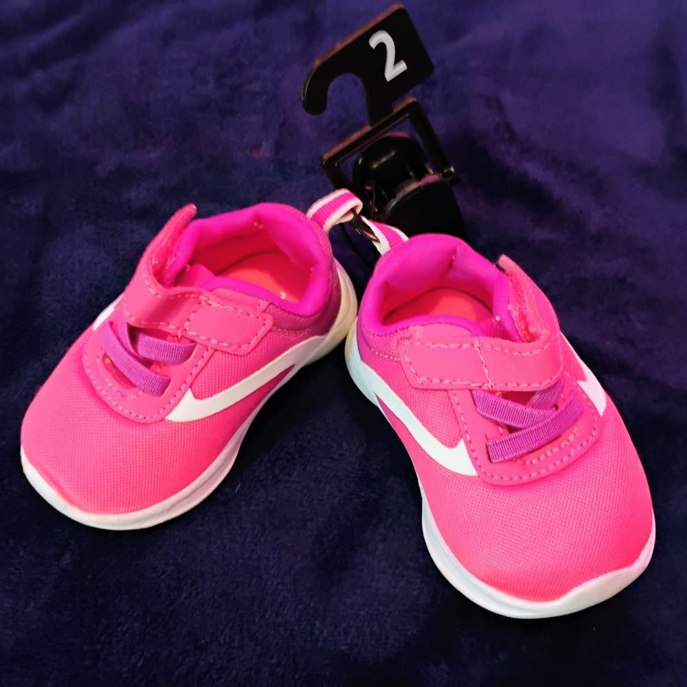 Kids Pink Sneakers BRAND NEW MAKE OFFER!!
